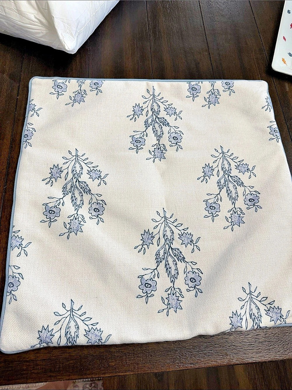 Floral Accent Pillowcase in White & Blue